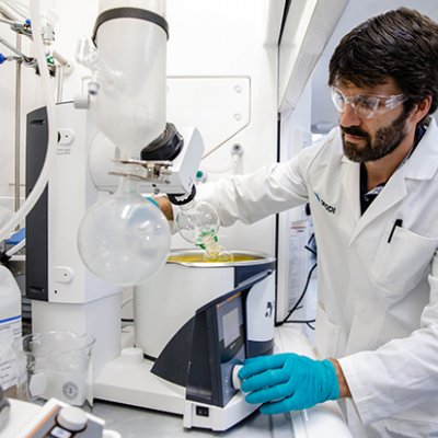 A male scientist working in a laboraty